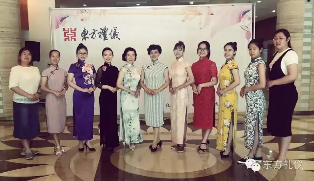 修齊禮儀淑女禮儀培訓(xùn)班高級禮儀培訓(xùn)師