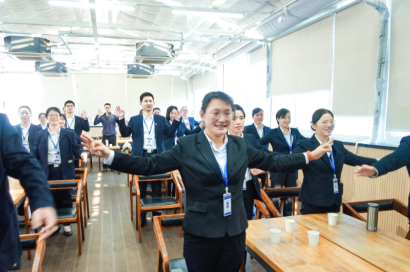 修齊禮儀書院禮儀培訓(xùn)實戰(zhàn)專家王新老師《長興島》政務(wù)大廳服務(wù)禮儀提升培訓(xùn)現(xiàn)場照片11.png